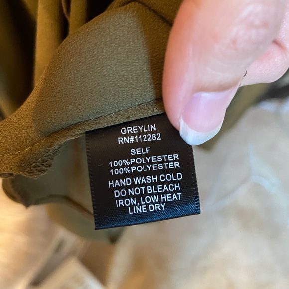 Greylin long sleeve polyester blouse- EUC size sm - Picture 9 of 9